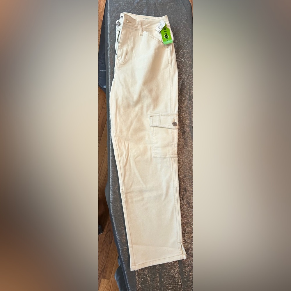 Maurices Women's Cream Straight High Rise Cargo Cropped Jean